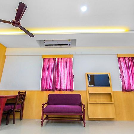 Fabexpress Picnic Plaza Mylapore Chennai Bagian luar foto